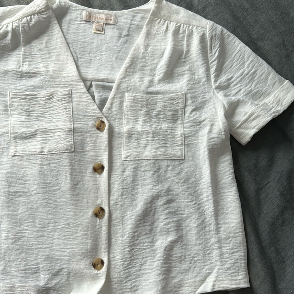 NWOT Cropped Button up shirt